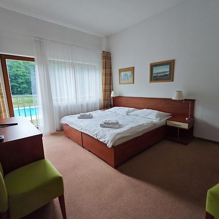 Geyserpark Village Karlsbad Exteriör bild